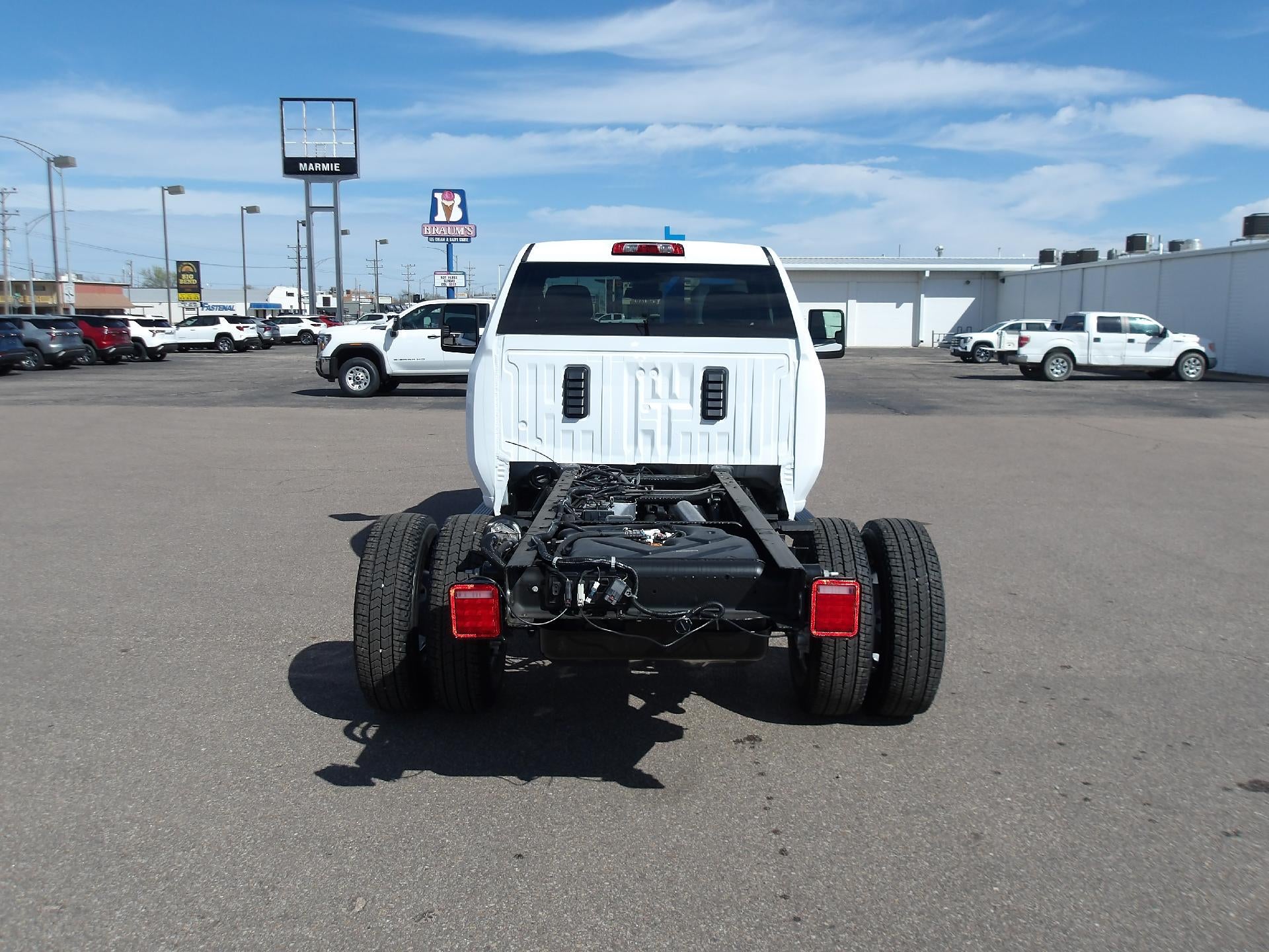 2026 GMC Sierra 3500 HD Chassis Cab Pro
