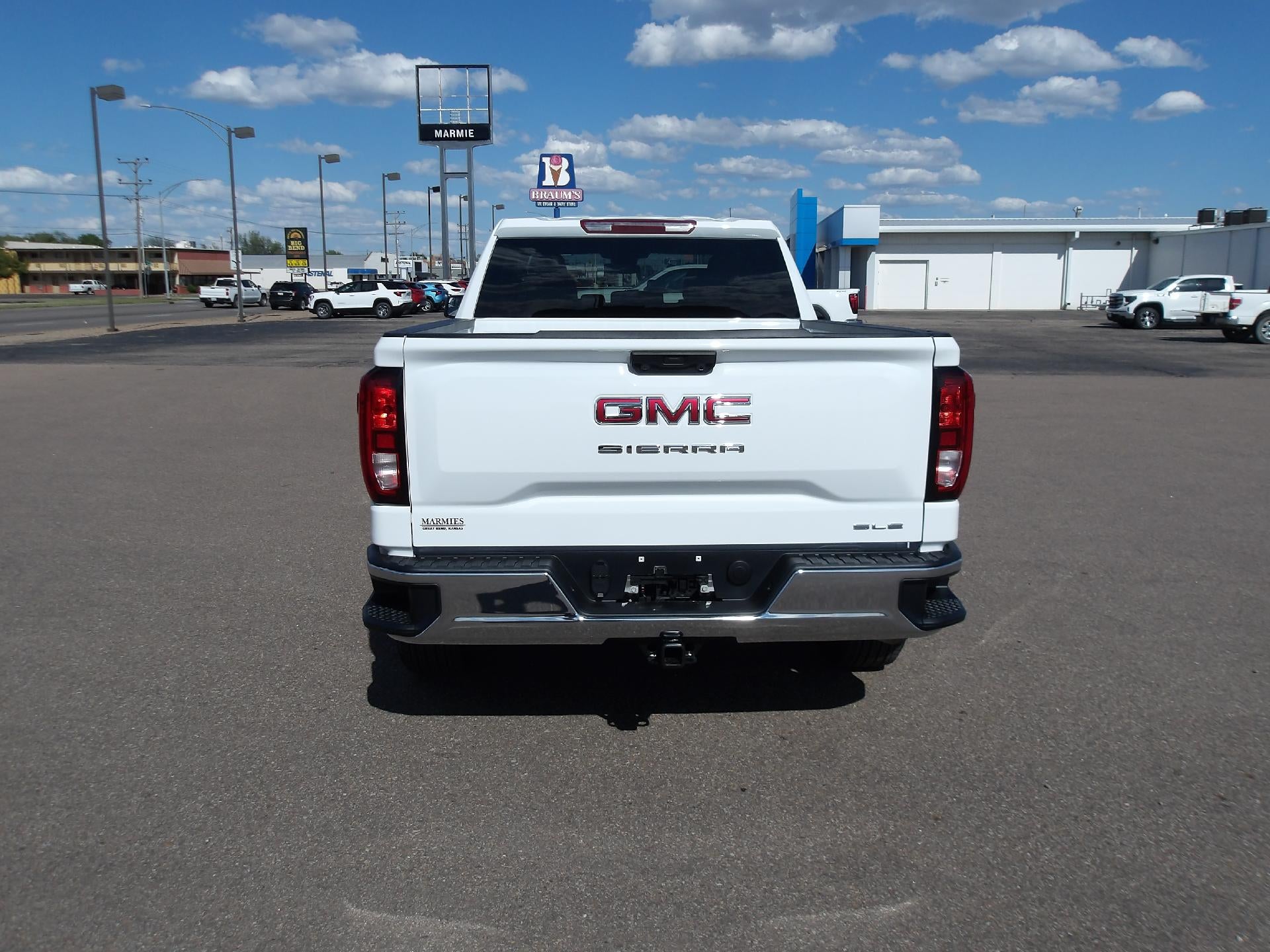 2026 GMC Sierra 1500 SLE