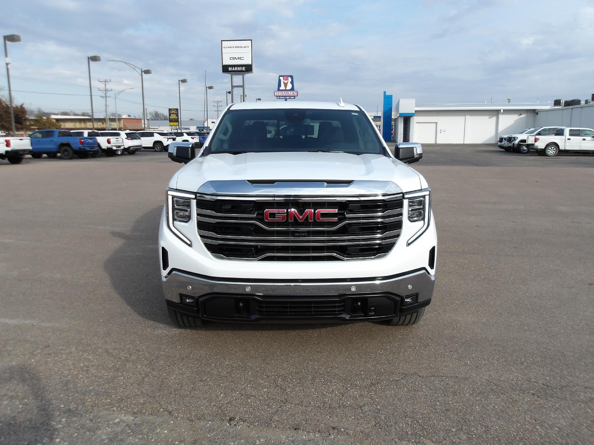 2026 GMC Sierra 1500 SLT