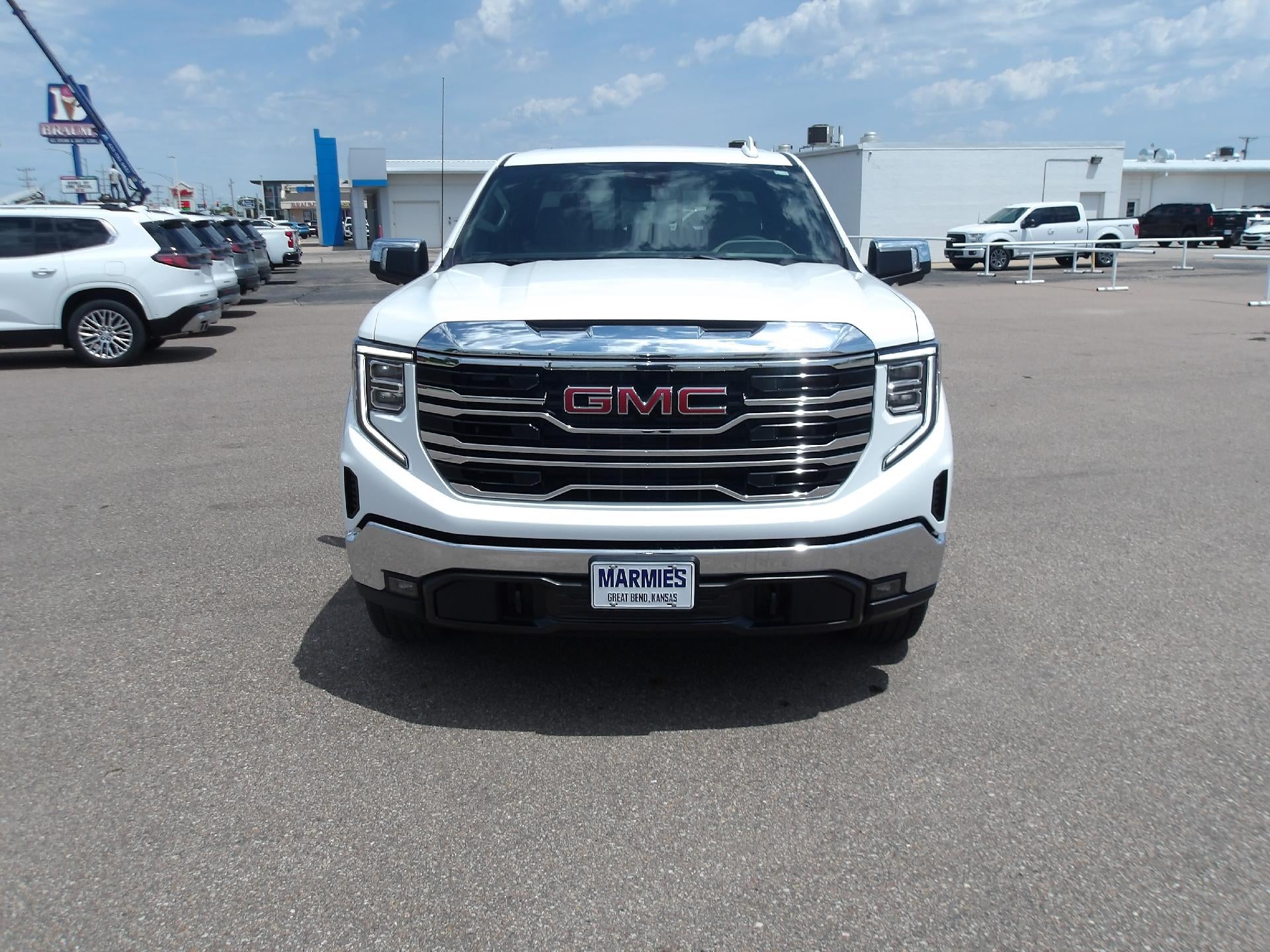 2026 GMC Sierra 1500 SLT